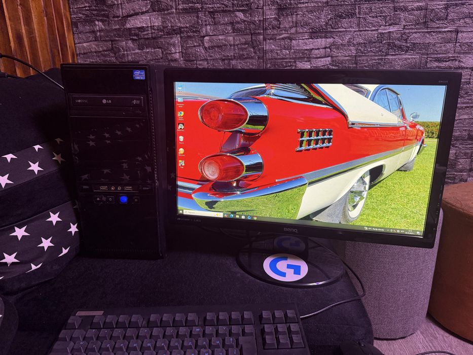 Компютър с монитор i7 3770 8gb ssd r9 280x