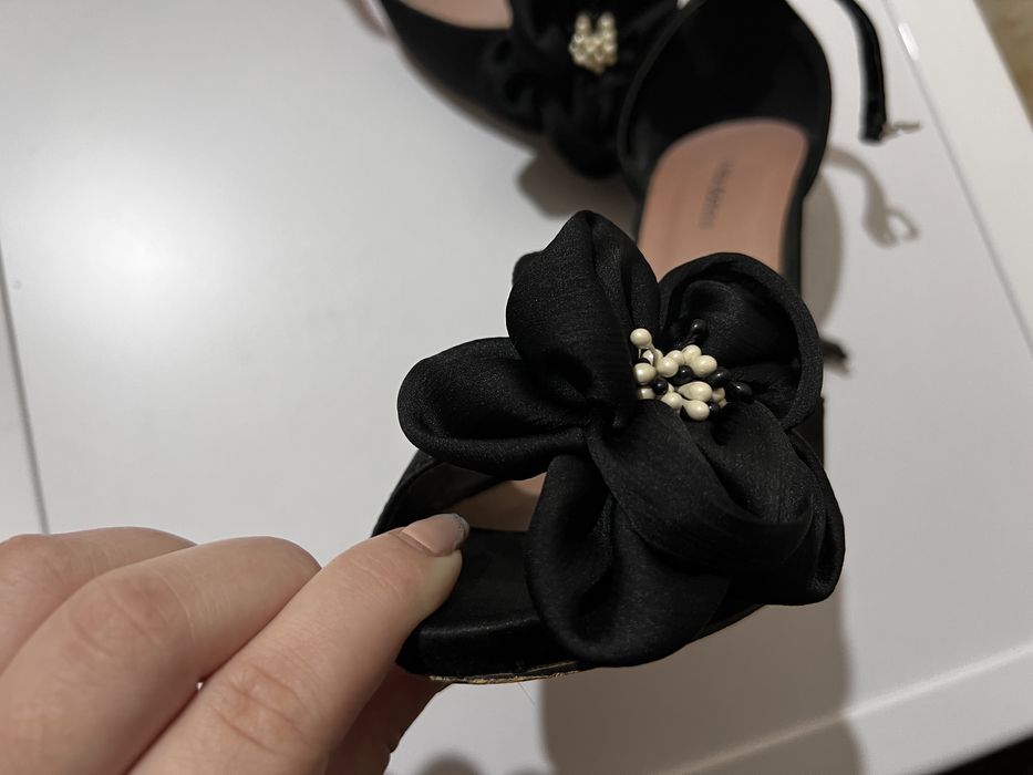 Сатенени сандали на ток - 37 номер