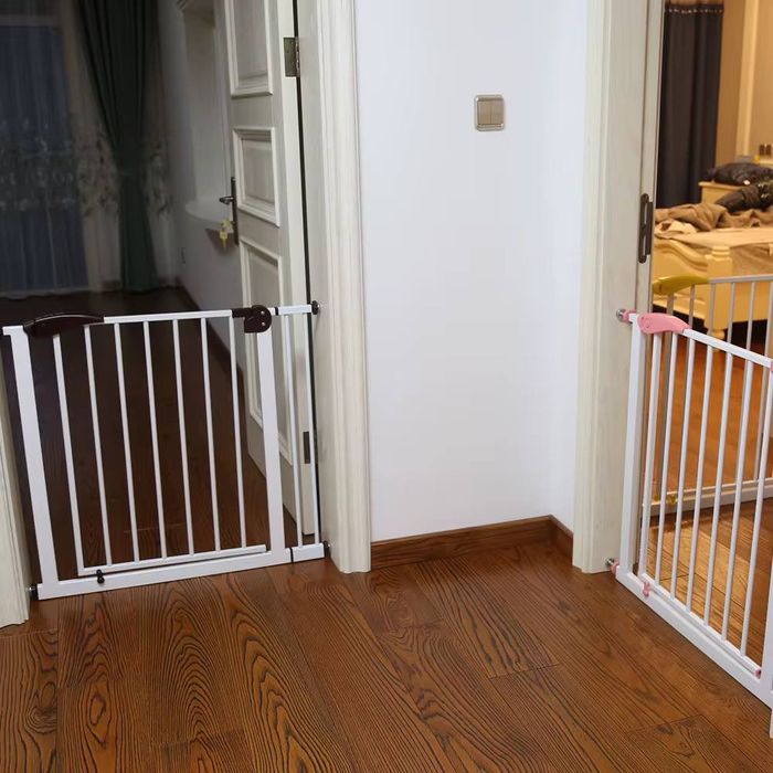 Защитный барьер калитка для лестниц и проемов, металлическая, белая,