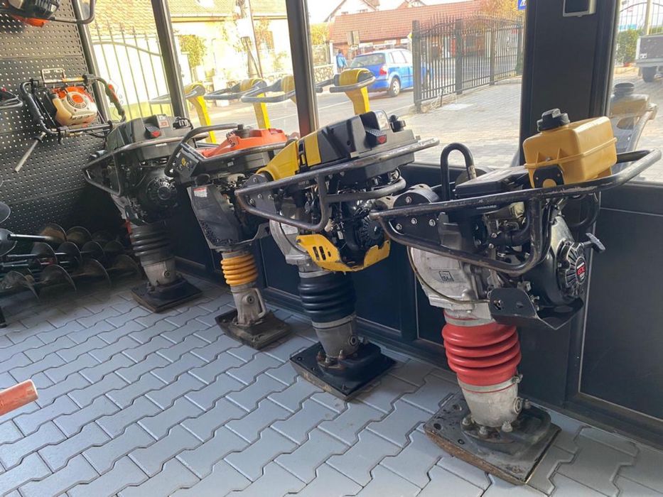 Placa compactoare mai compactor generator de curent motoburghiu