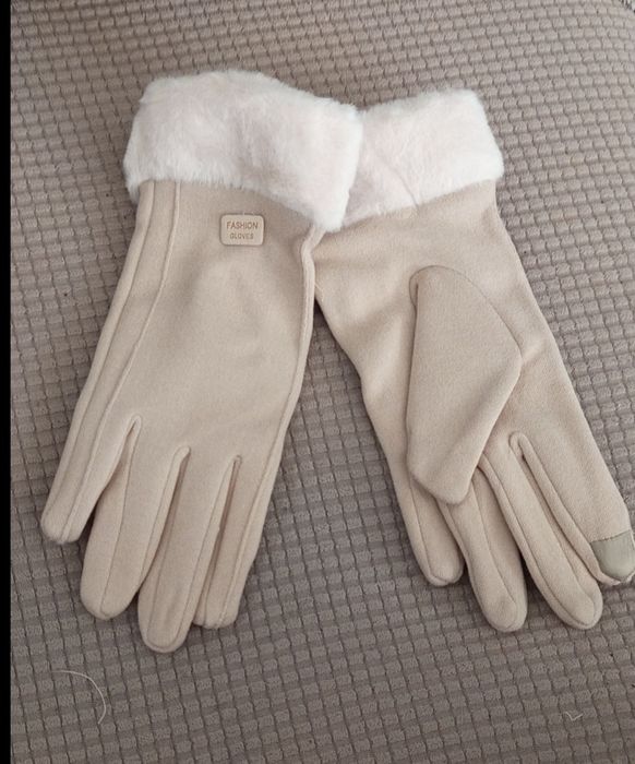 Mănuși ecran tactil și blana înăuntru