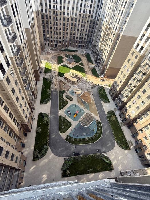 Golden House Uz makon