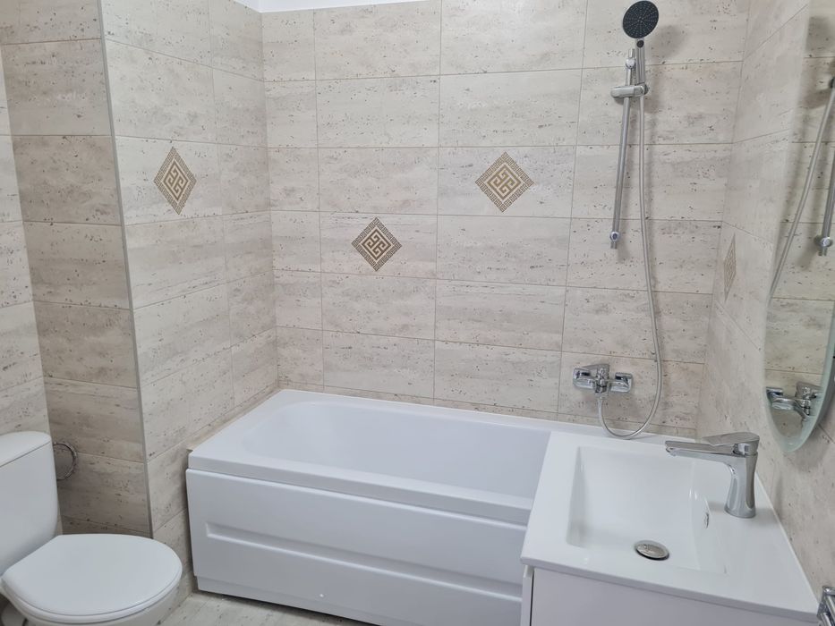 Inchiriez apartament 4 camere - Avanera