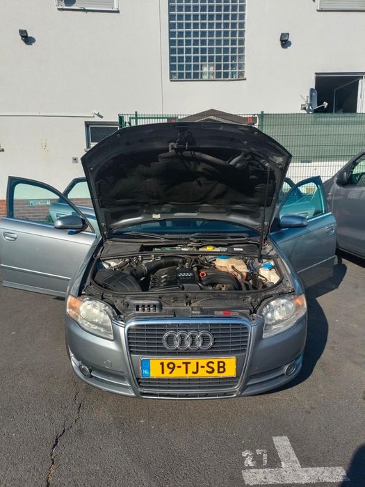 Audi A4 B7 – 2.0 Benzină Aspirat 2007 2800 euro ( Pret negociabil)