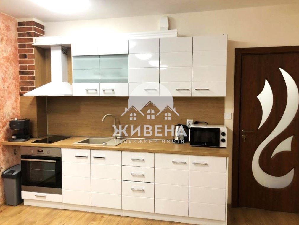 Дава се под наем Едностаен апартамент в Варна, ЖП Гара - 50 кв.м за 435 € - Снимка #2