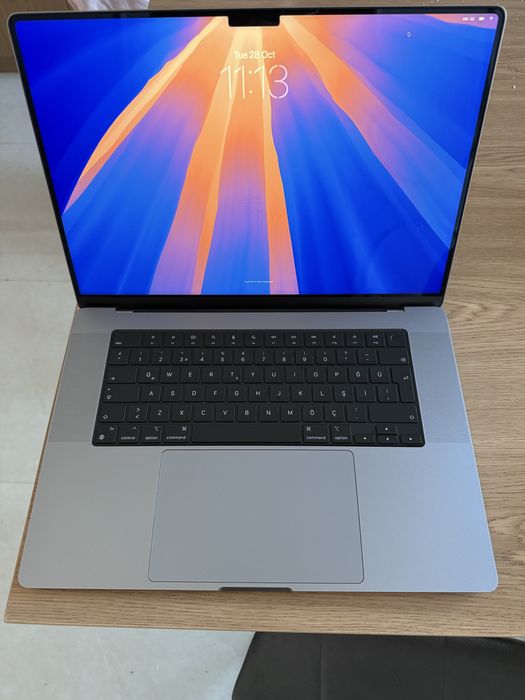 Продам Макбук M1 pro 16” 512gb