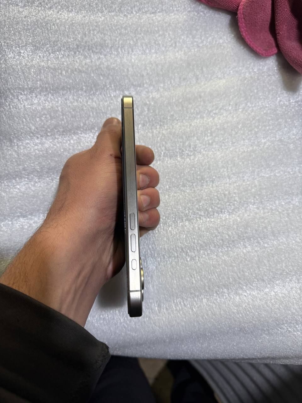 iPhone 15 pro max srochno sotiladi oladiganlar uchun 20$ utib beraman