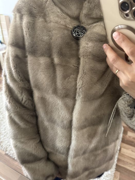 Продам норковую шубу