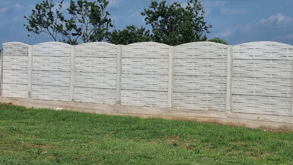 Gard placi din beton și Garduri di beto