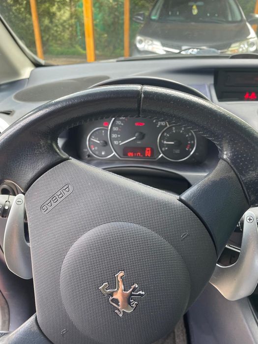 Vând Peugeot 1007 din 2006