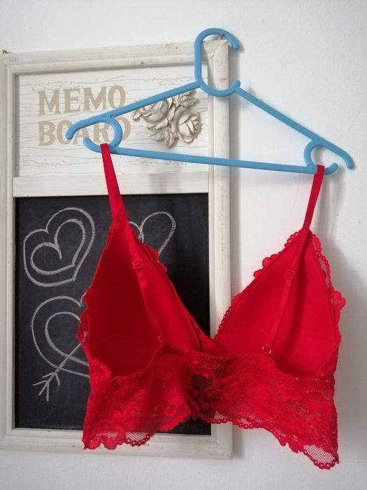 Bustiera sutien rosu din dantela H&M marimea M 38