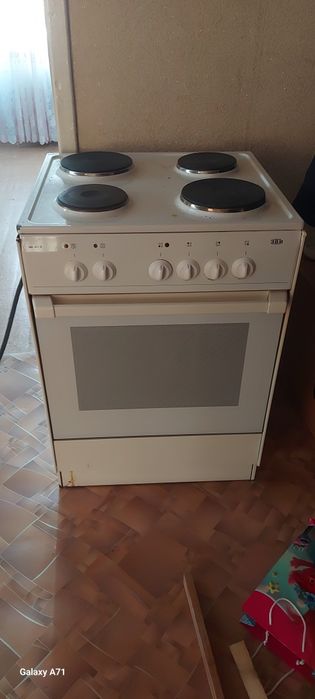 Продам электроплиту евм производство Россия  с новыми комфорками в отл