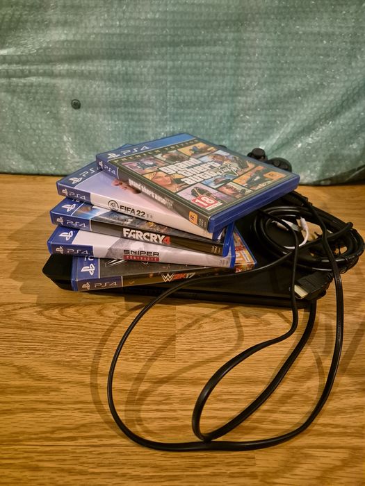 Playstation 4 Slim, stare impecabila, GTA V, FIFA
