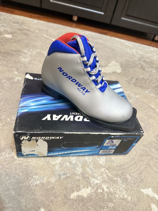 Лыжные ботинки доя подростка