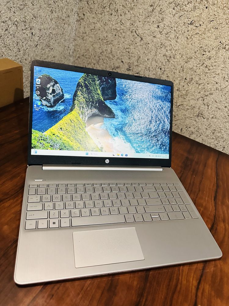 Hp noutbuk core i3 holati ideal turibdi