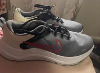 Vând papuci nike
