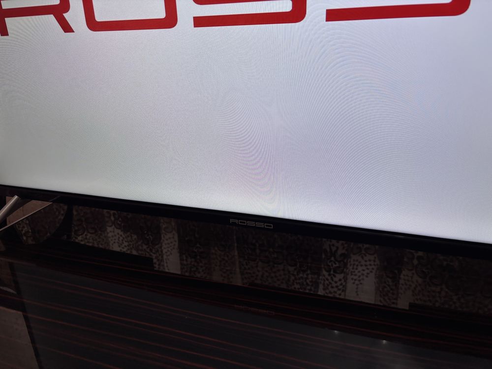 Rosso 43 tali smart tv yaxshi sostoyanada