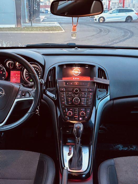Opel Astra Sports Tourer 2.0 CDTI 2015 full options stare excelenta