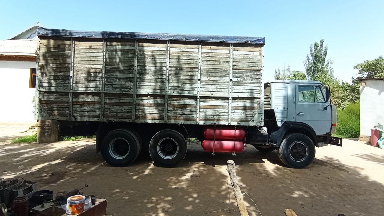 Kamaz sotiladi prisepi bilan