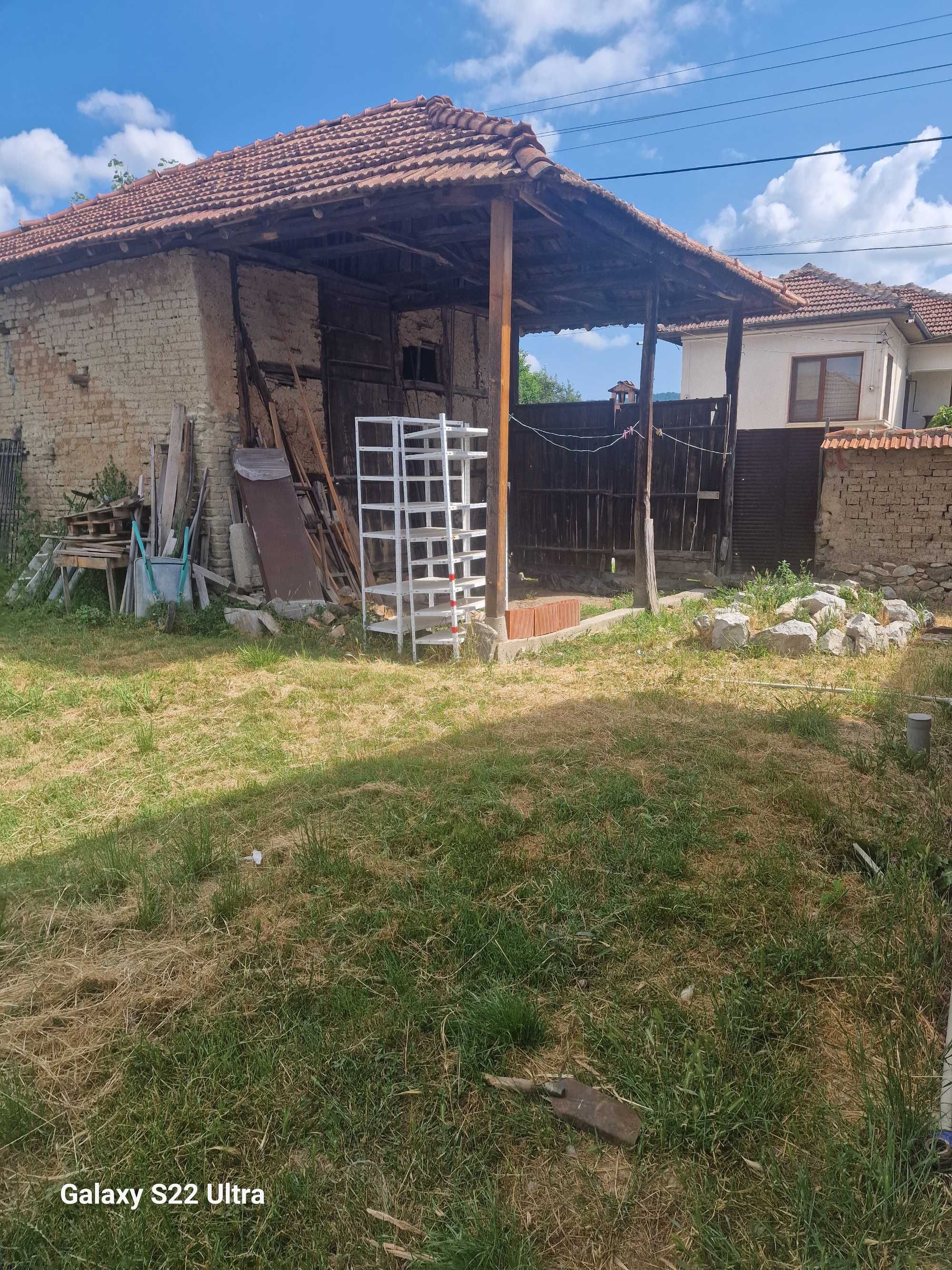 Продавам къща в с.Скравена