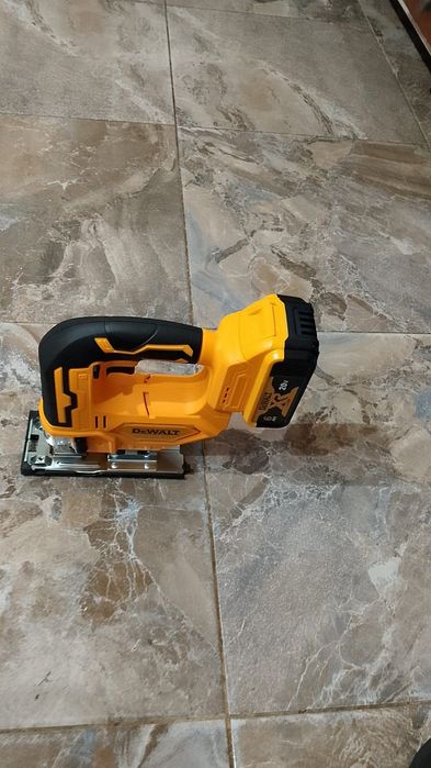 Vand pendular dewalt