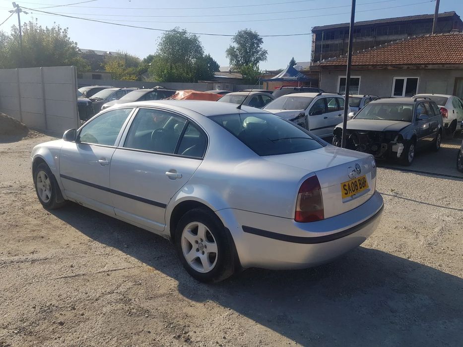 USA FATA STANGA/USA SPATE STANGA/USA SPATE DREAPTA/USA FATA DREAPTA SKODA SUPERB 1  2006