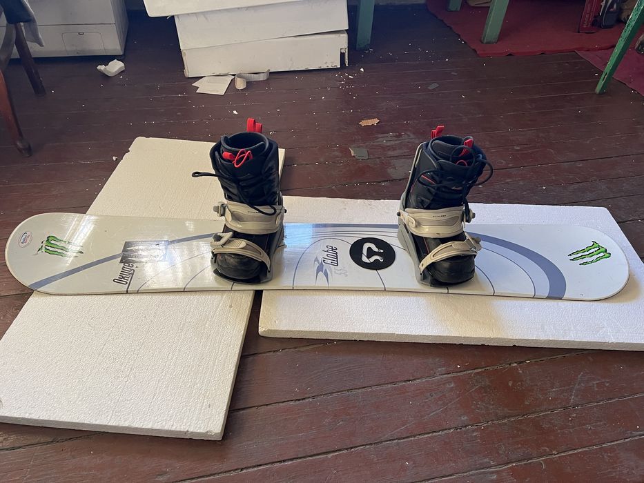 Placa snowboard cu buti