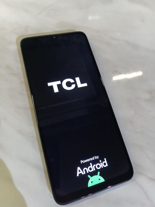 Продавам TCL 505