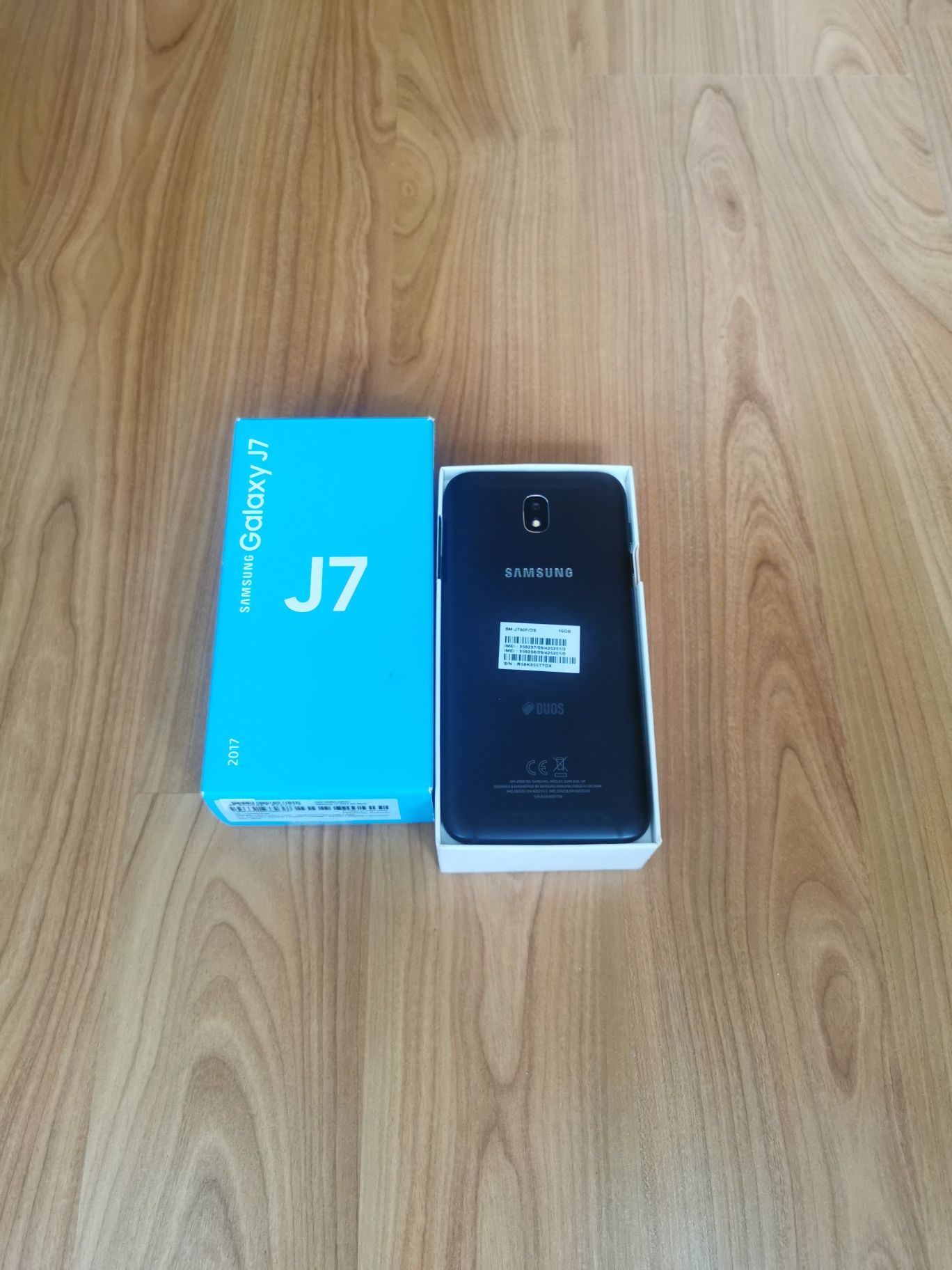 Samsung   J7  Black  de Pretențioși  Full box