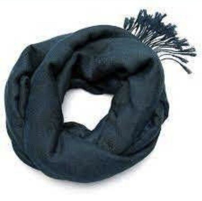 Esarfa/Sal Zee verde smarald Avon, cu franjuri