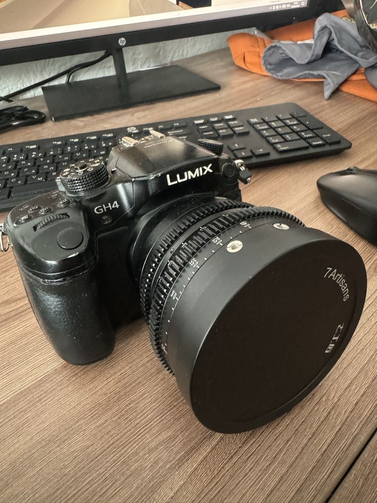 Lumix GH4 фотоапарат продется