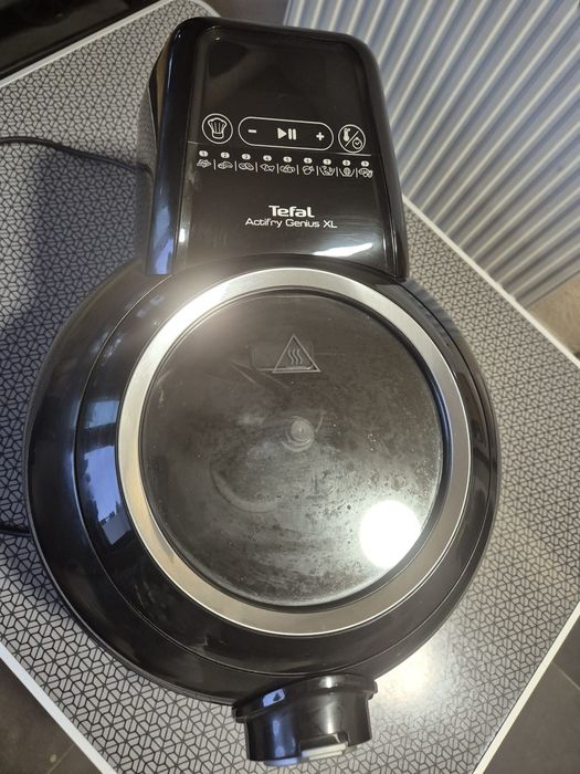 Friteuza cu aer cald