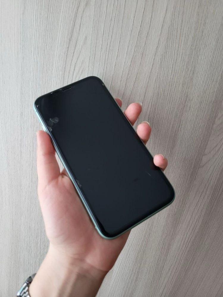 Iphone 11 в хорошем состоянии