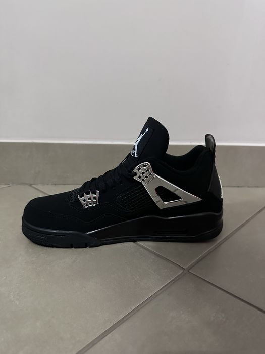 Jordan 4 Metalic Black
