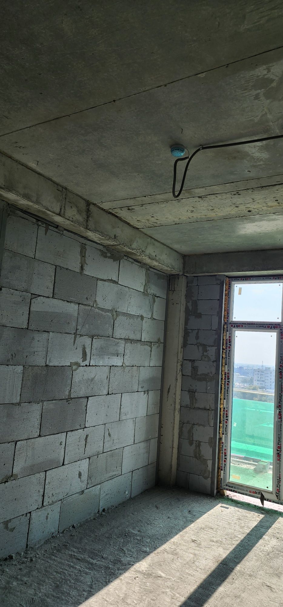 Продам квартиру Новастройка Хон Сарой  Салом Куйлик Кадастр бор 800$.