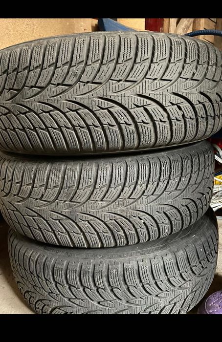 Roti mazda 3 iarna 195 65 15 anvelope Nokian