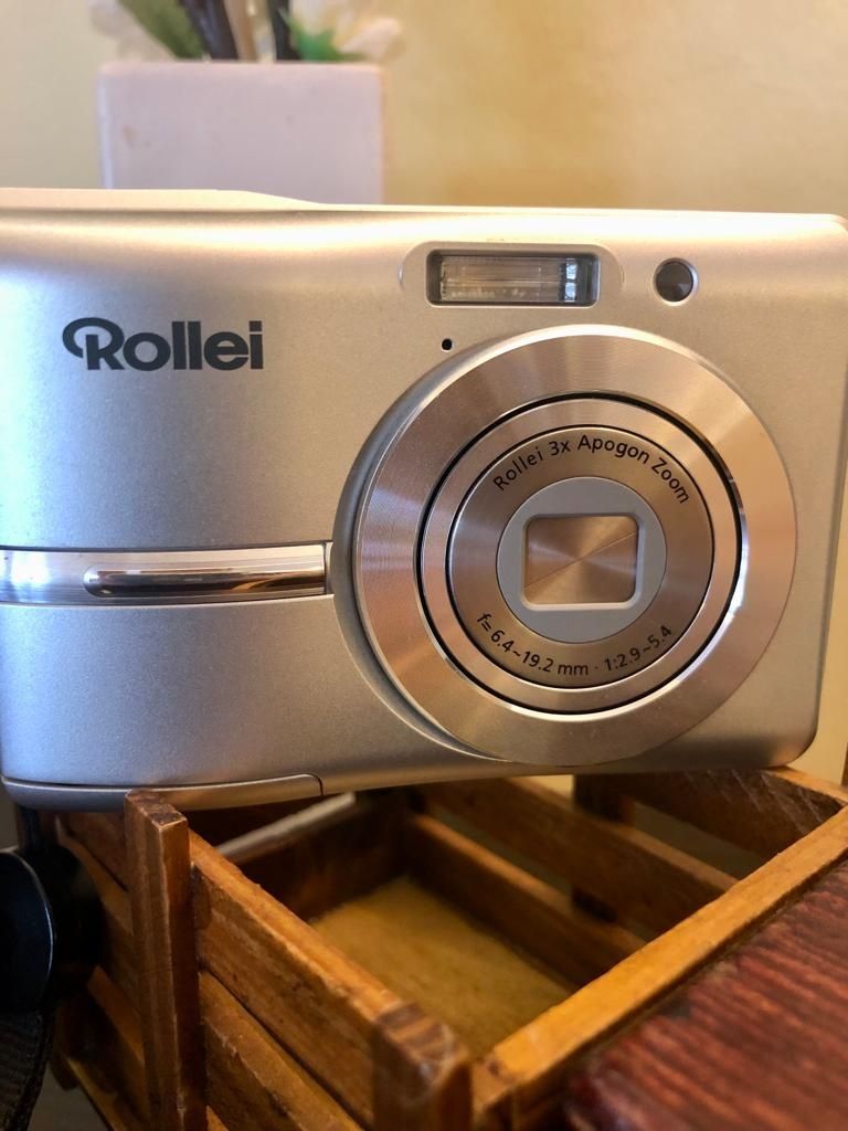 Rollei camera foto compactă
Detalii: