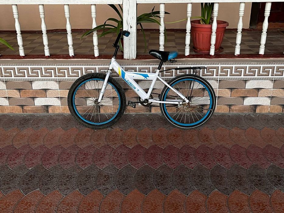 Velosiped sotiladi 20 duym       Продается велосипед 20 дюймов
