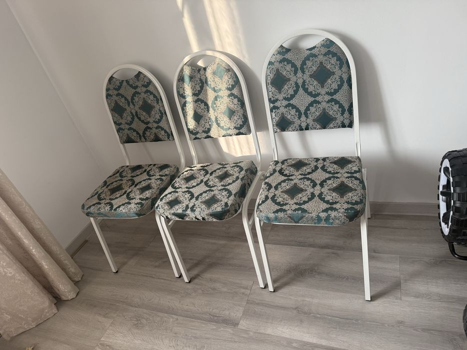 Продаю стулья 3шт