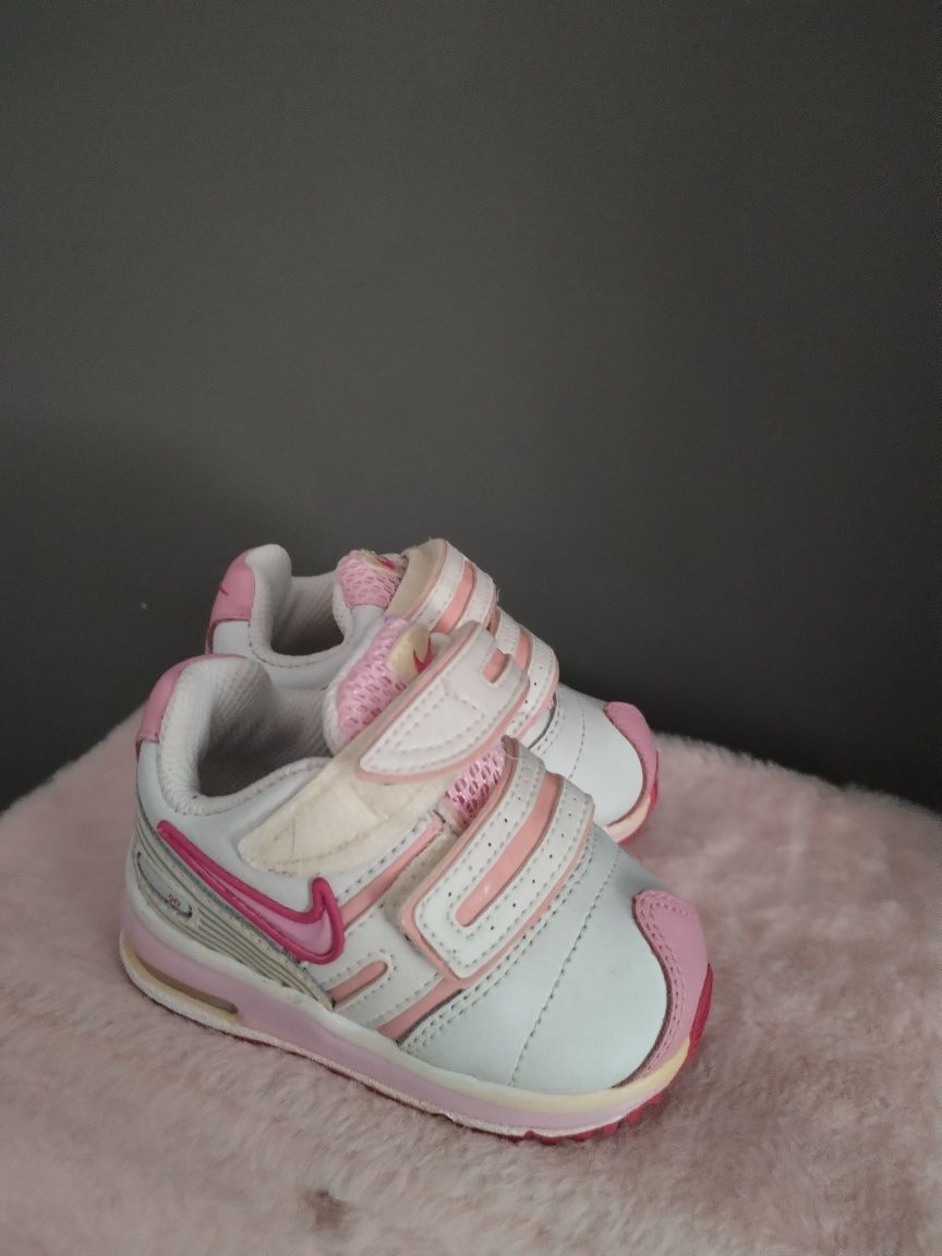 Бебешки маратонки NIKE размер 18.5