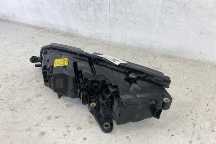 Фар Дясно Оригинален Лед Повреден Шкода Октавия 3 / Skoda Octavia 3 Ор