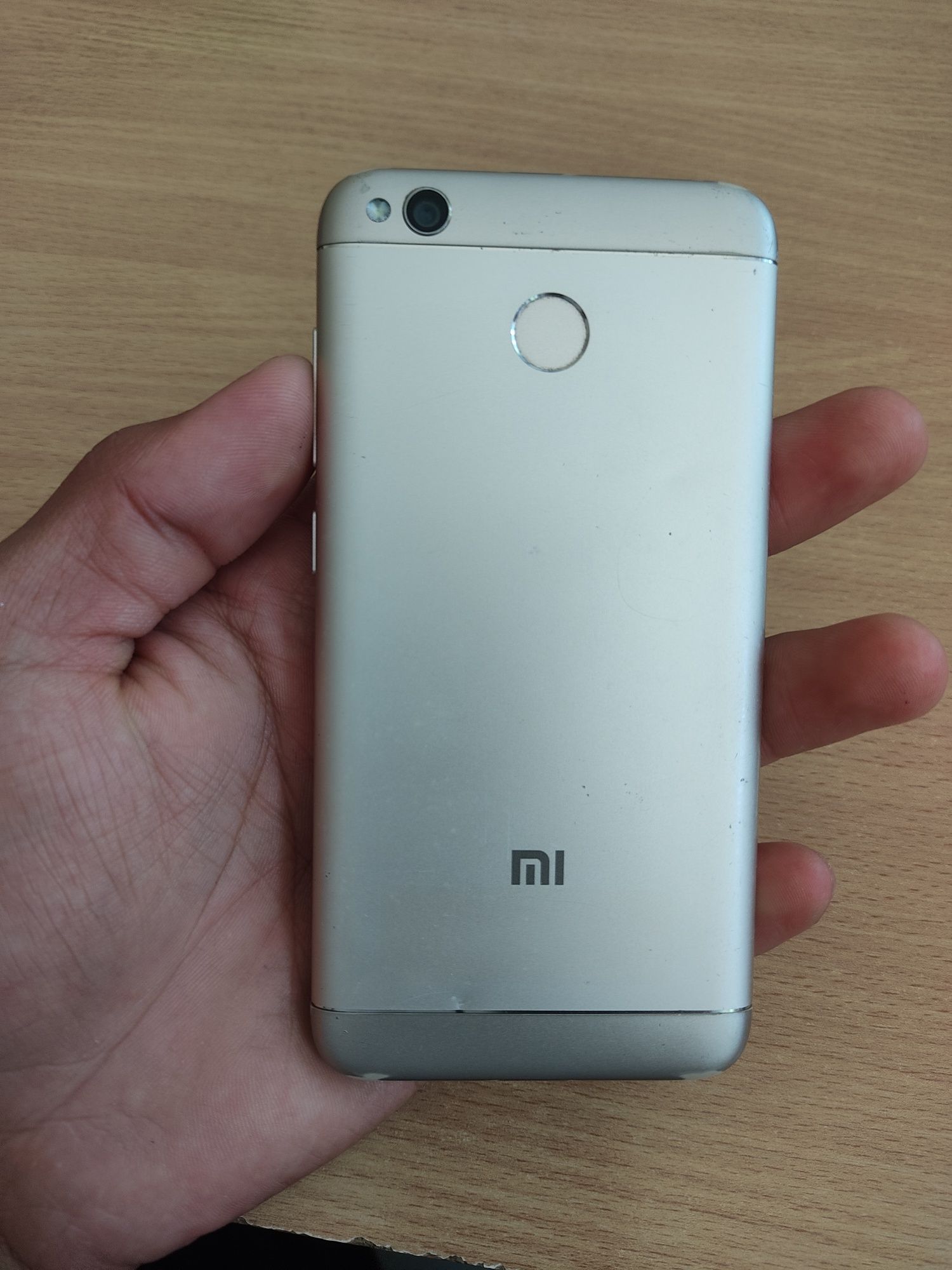 Redmi 4X 16GB karobka hujjati yoq