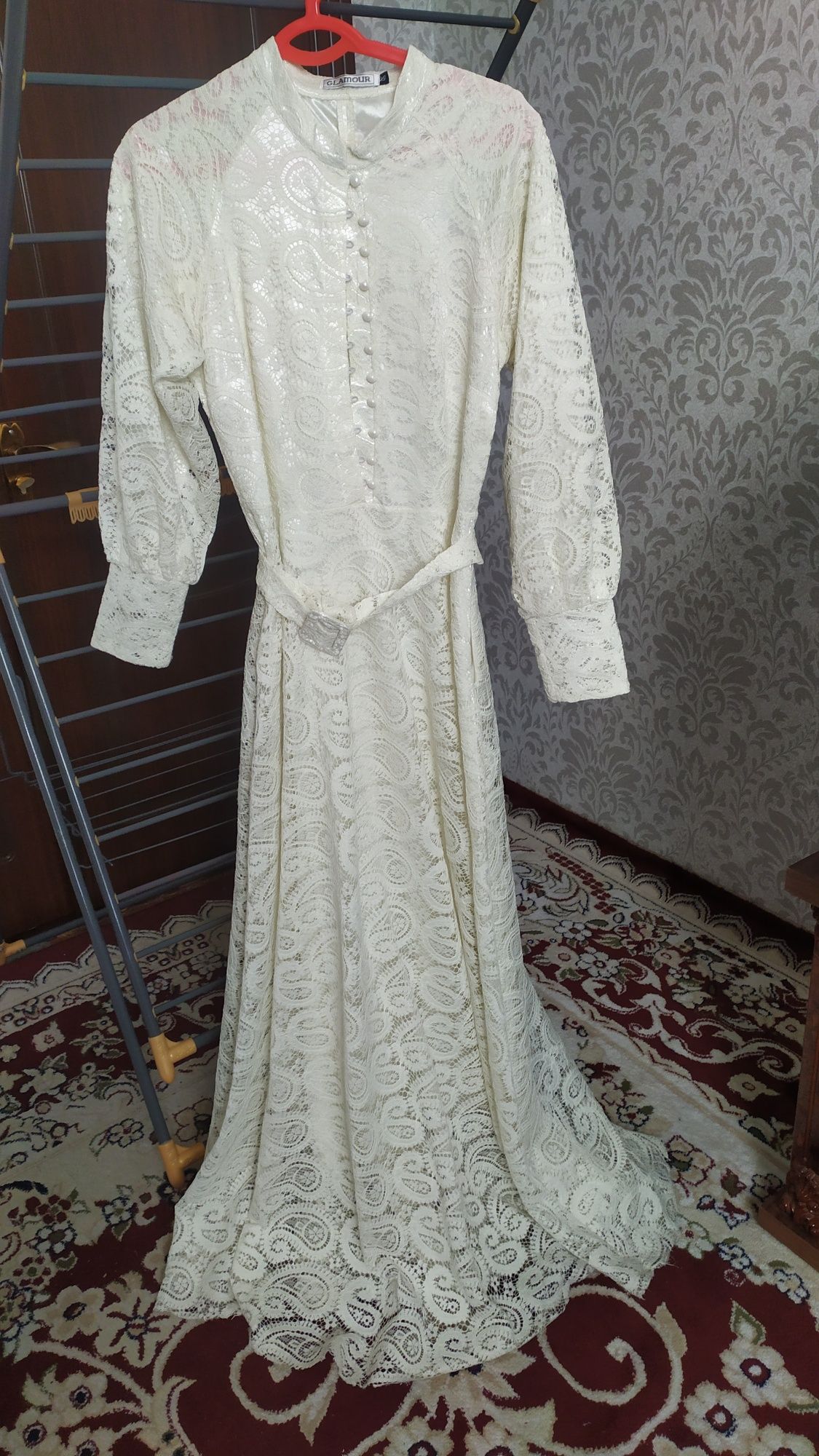 Rangi ayviriy 46-48 ga bemalol  keladi