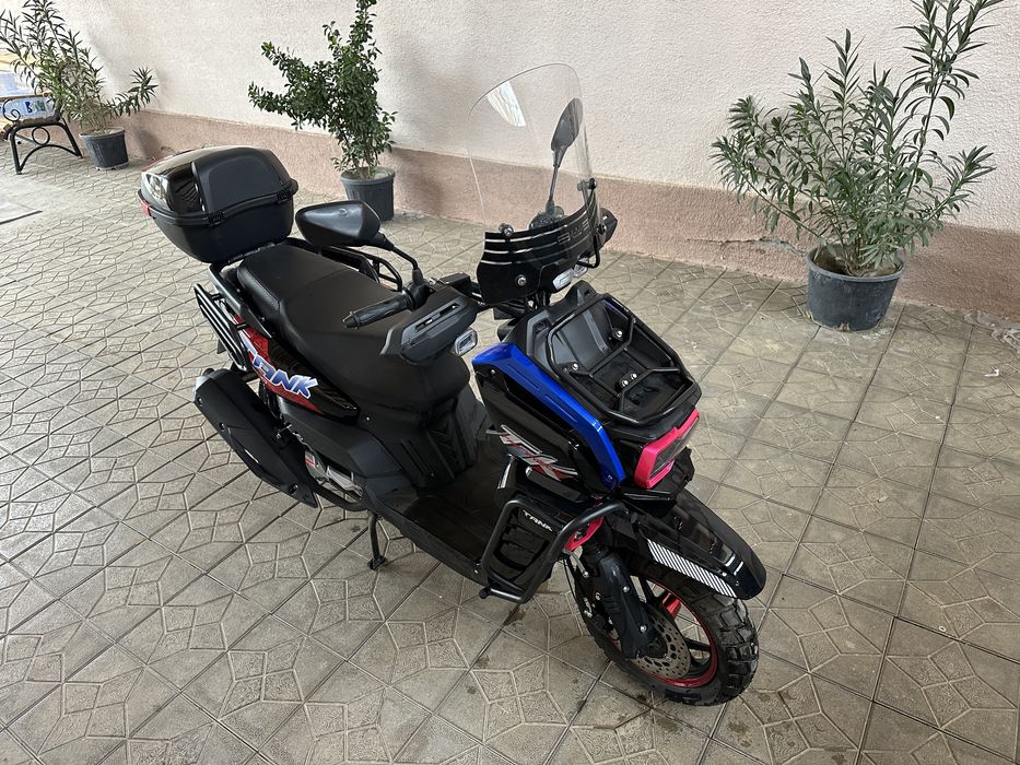 Скутер танк tank