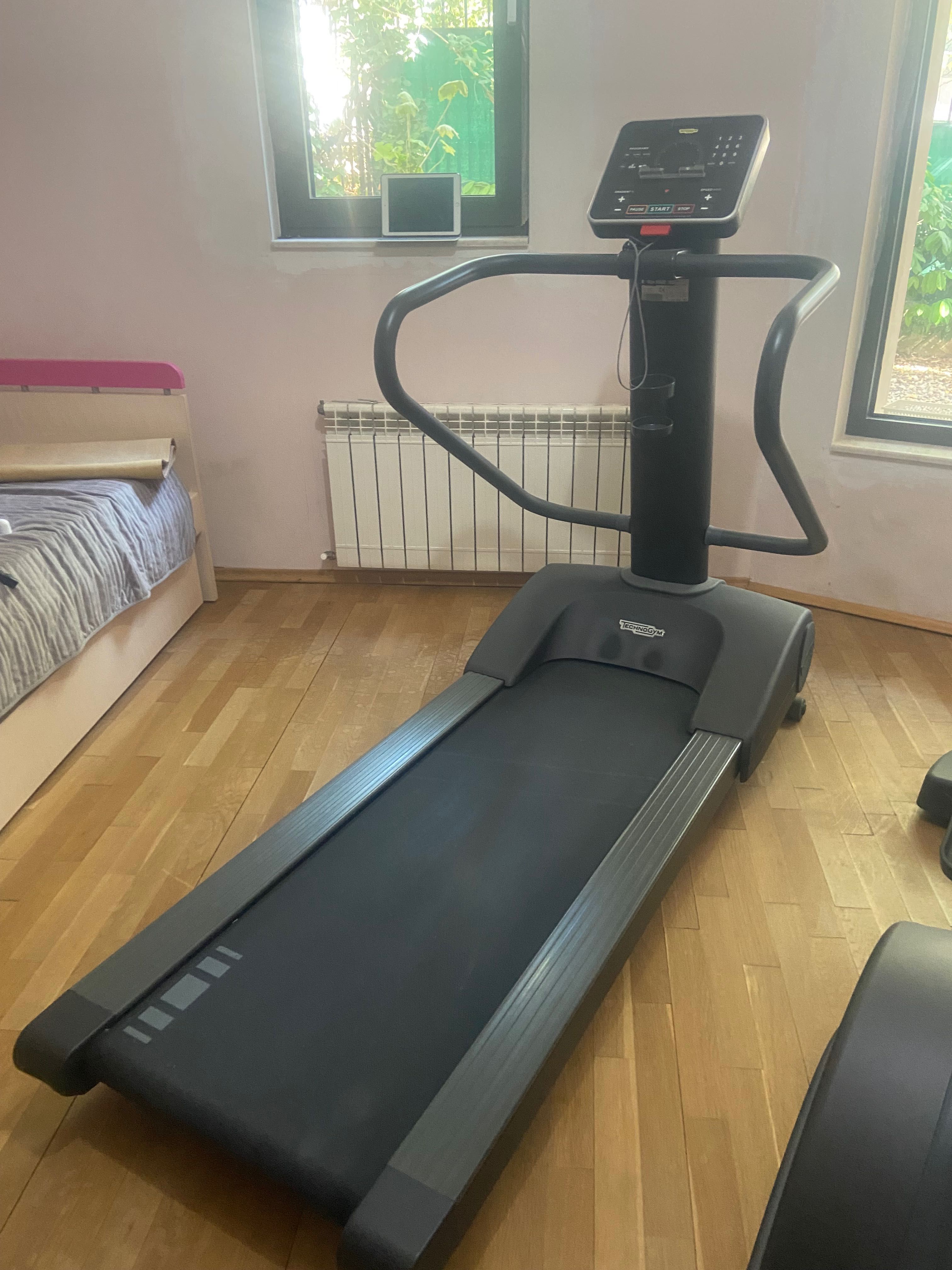 Бягаща пътека на TechnoGym