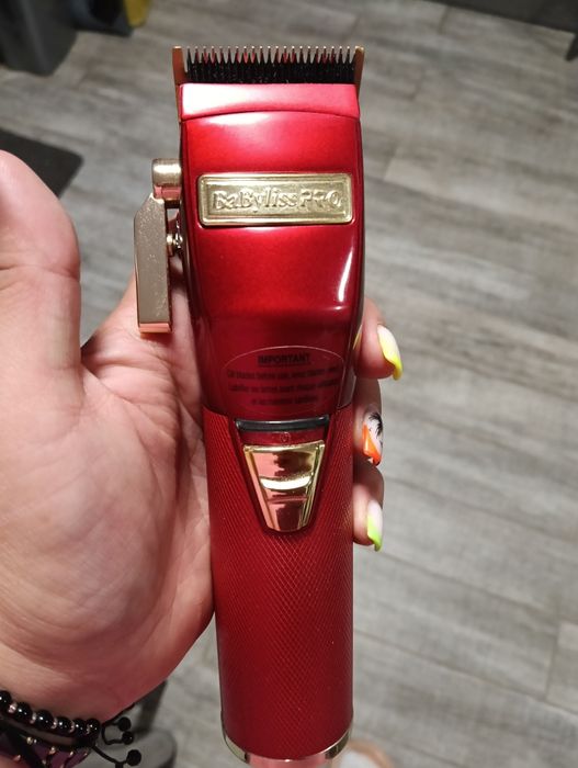 VAND ! Mașina de tuns Babyliss Pro Red.