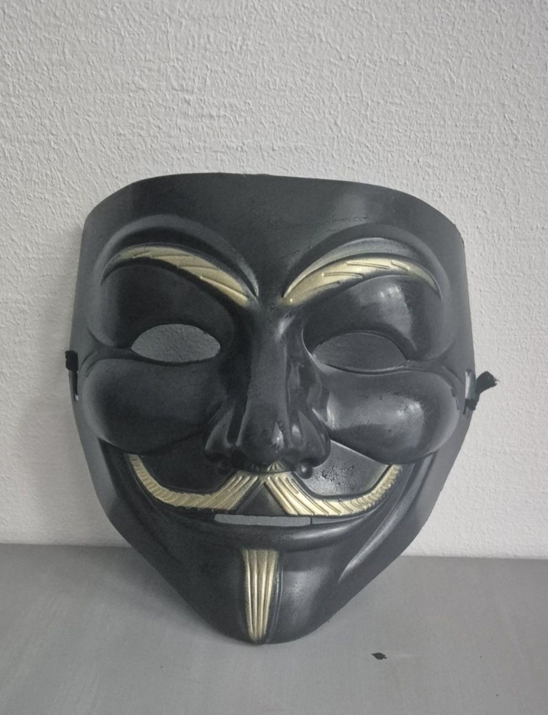 Masti Anonymus Neagra și Alba