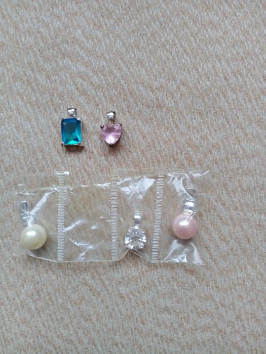 Продаю кулончики, бижутерия, новые, цена -300 тг.