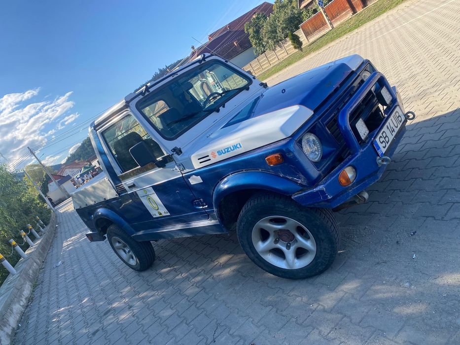 Suzuki samurai pick up off road