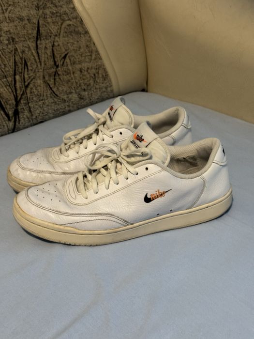 Nike trainers white